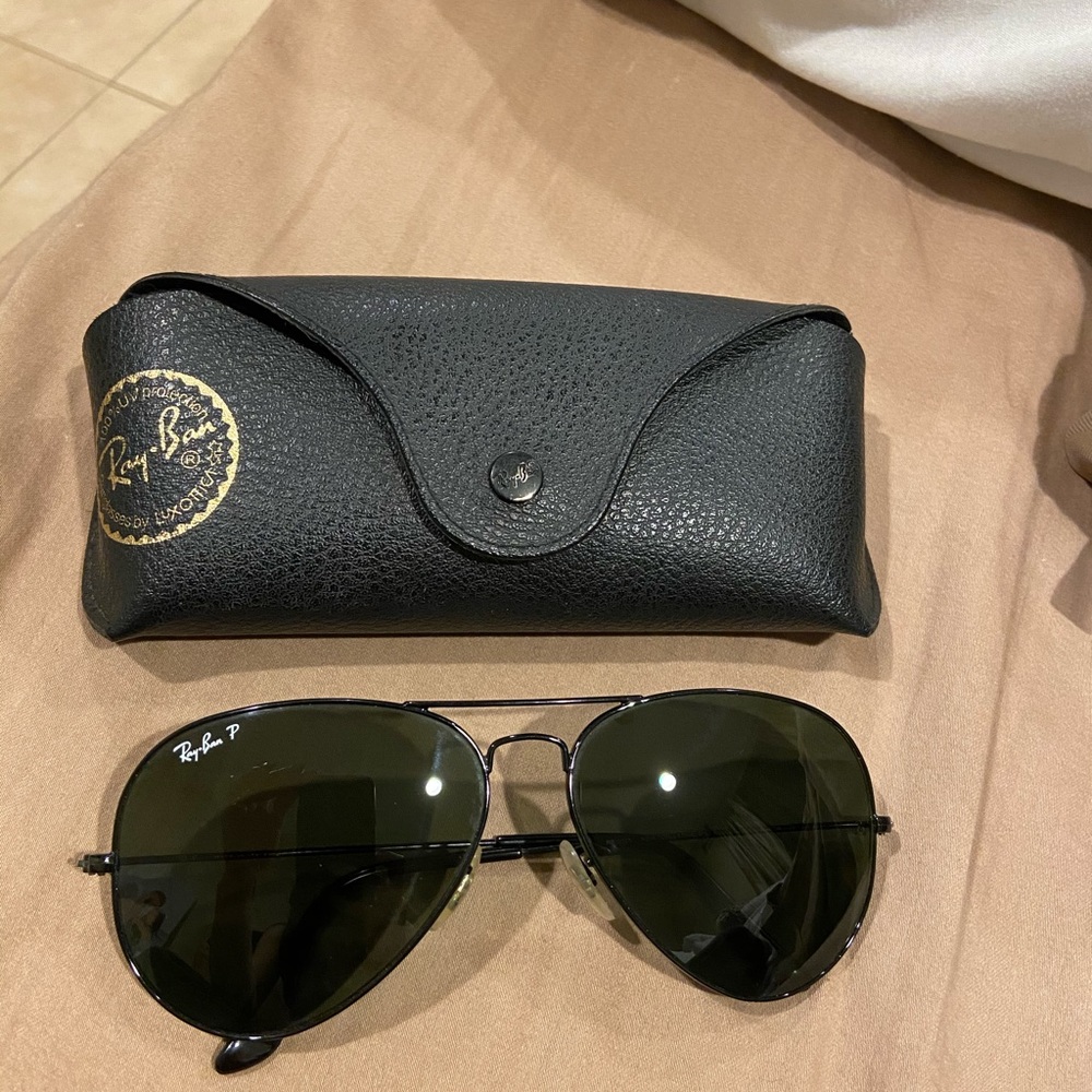 AUTHENTIC Ray Ban Unisex Aviators- Black